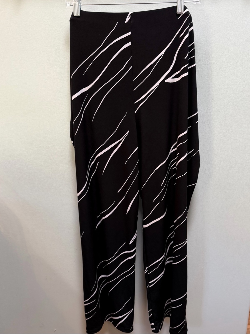 Alfani Black Wide-Leg Palazzo Women’s Pants with White Abstract Stripes Size 3X